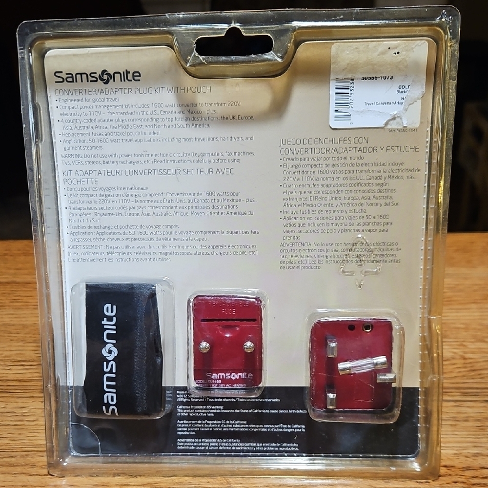 Samsonite Travel Converter/Adapter Plug Kit - Picture 2 of 3